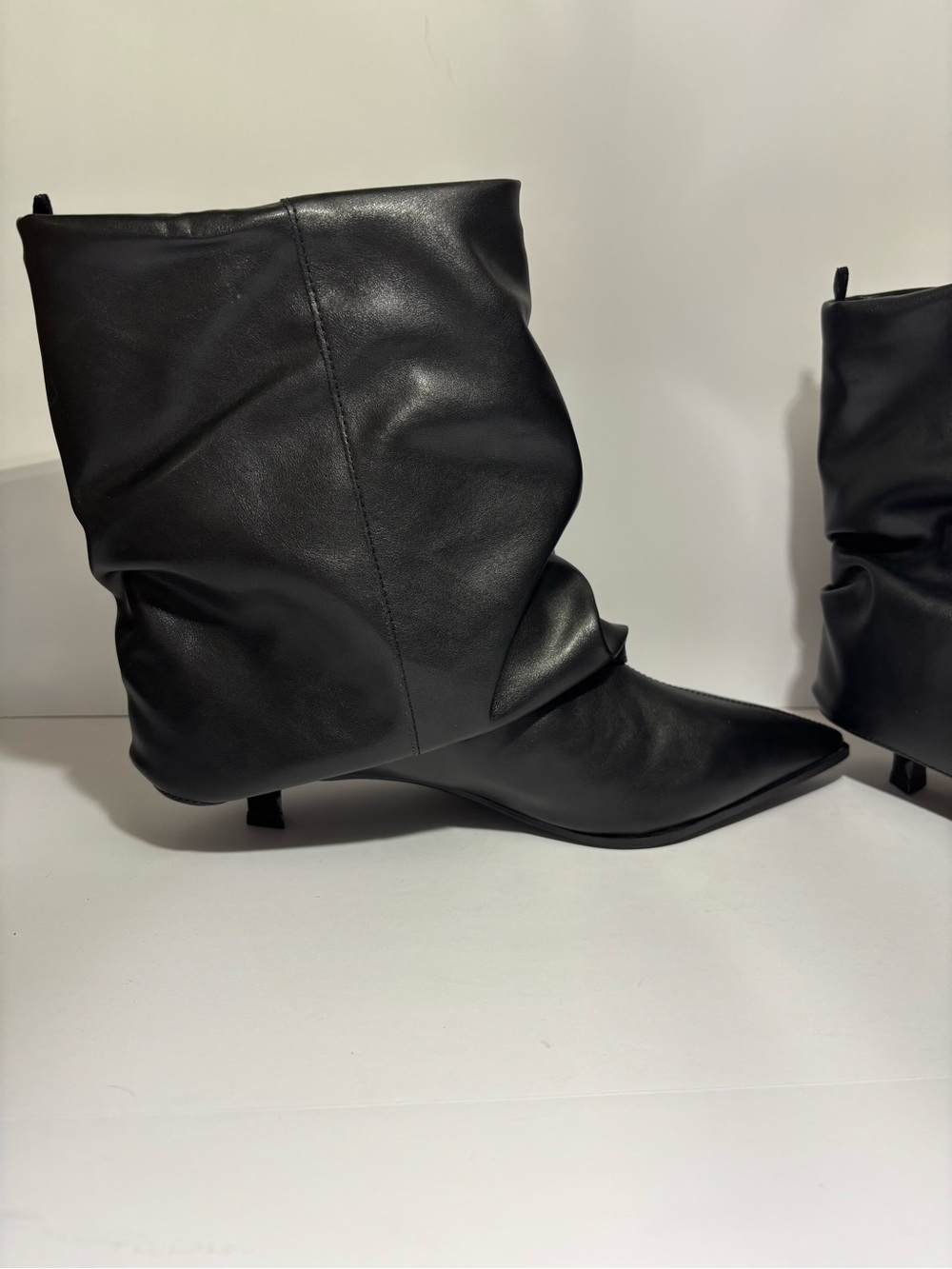 Black Slouchy Pointed-Toe kitten heel Boot